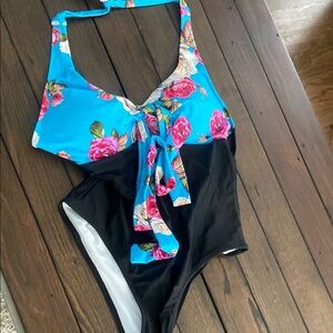 Cupshe Blue and Black One Piece Swimsuit with Color-Blocking